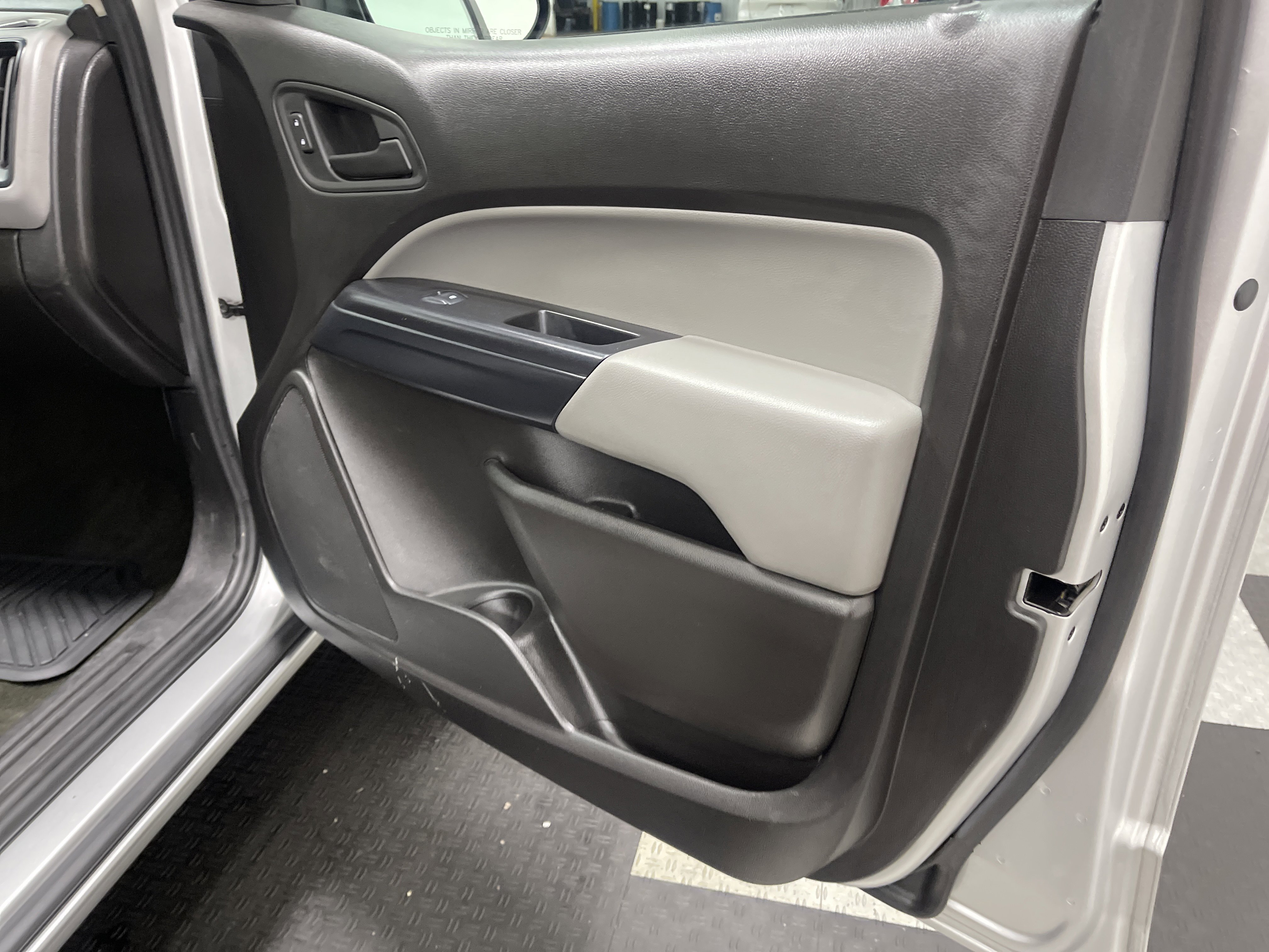 Used 2017 Chevrolet Colorado W/T RWD image 17