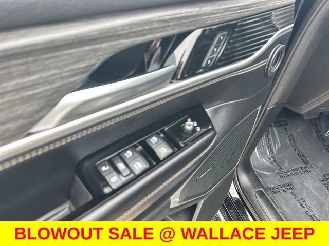 Certified 2024 Jeep Wagoneer Series II w/ Flexible Seating Group AWD/4WD image 17