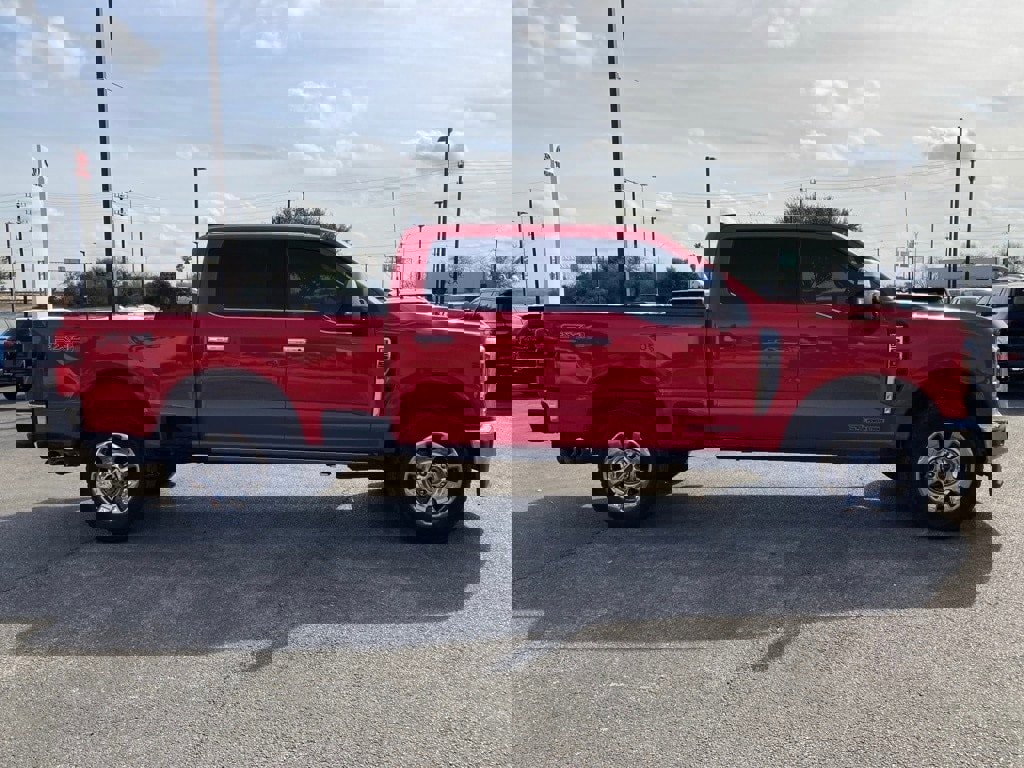 Used 2025 Ford F250 Lariat w/ Chrome Package image 4