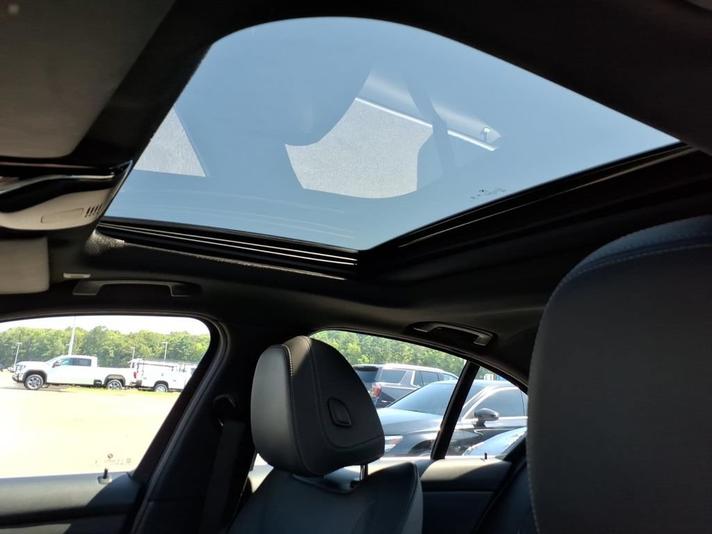 Used 2025 BMW 330i Sedan RWD image 10