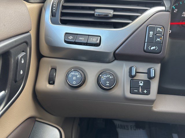 Used 2020 Chevrolet Suburban Premier image 23