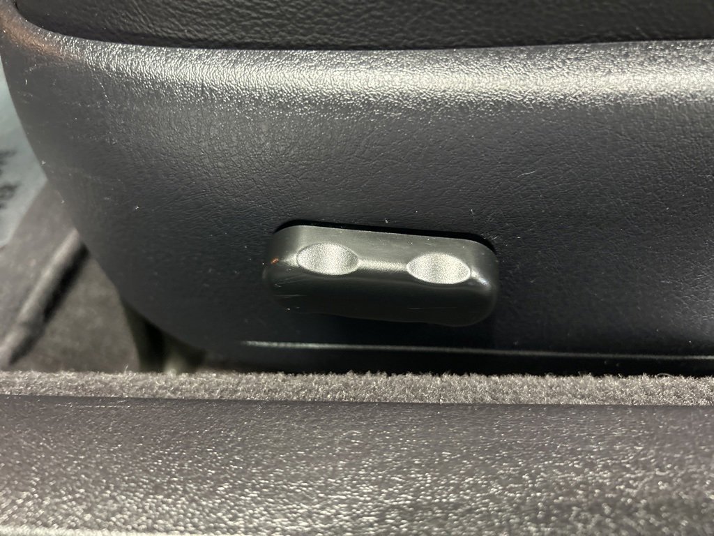 Used 2004 Ford Thunderbird image 19