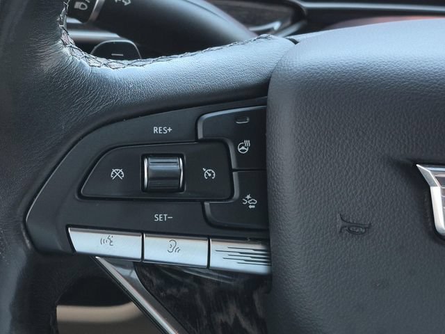 Used 2021 Cadillac Escalade Premium Luxury w/ Performance Package RWD image 32