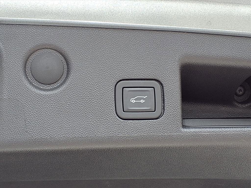 Used 2024 Chevrolet Equinox LT w/ LPO, Floor Liner Package image 7