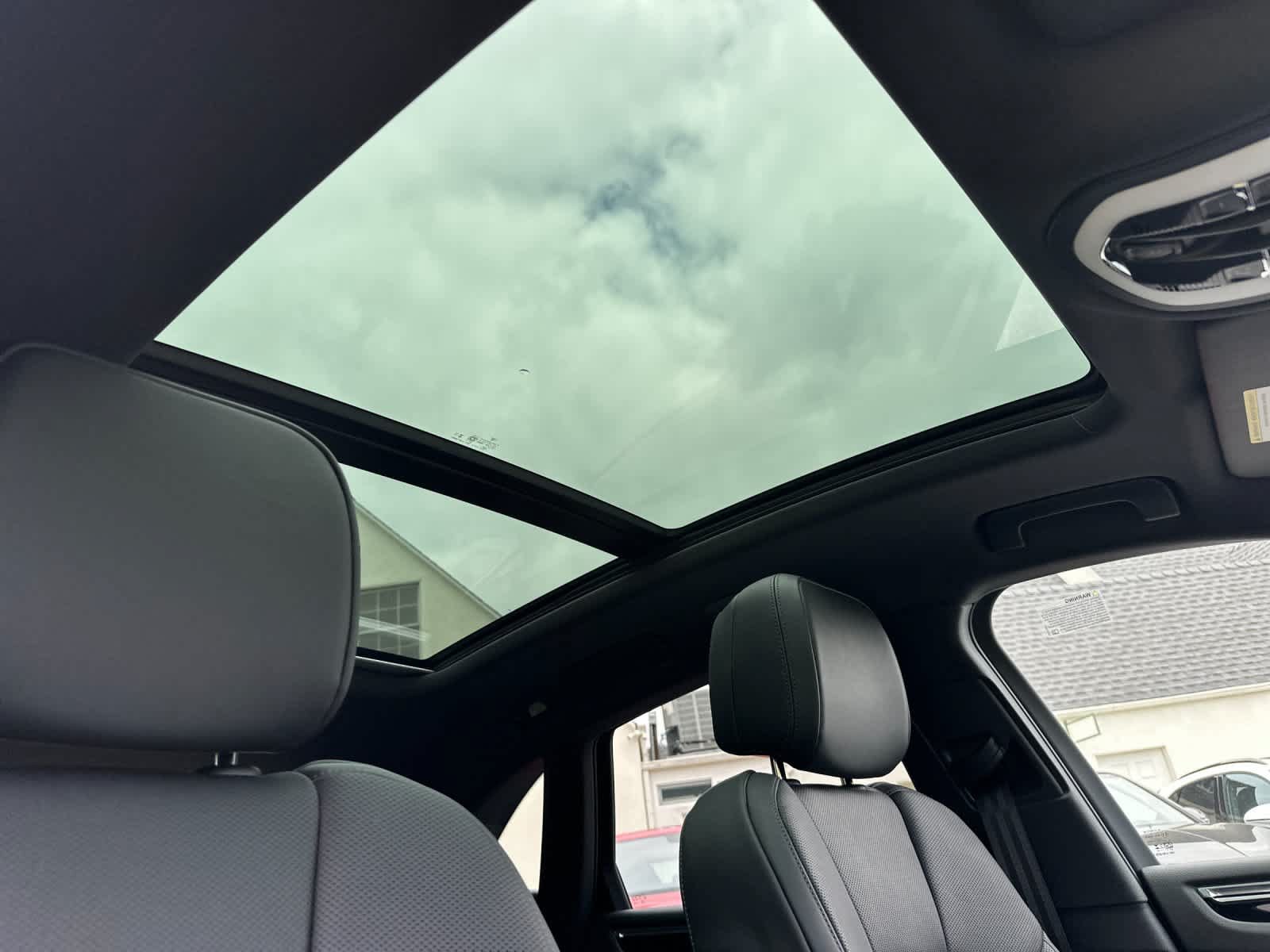 New 2026 Porsche Macan AWD/4WD image 18