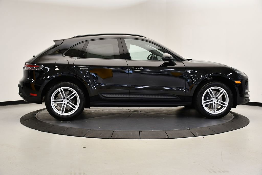 Certified 2025 Porsche Macan image 8