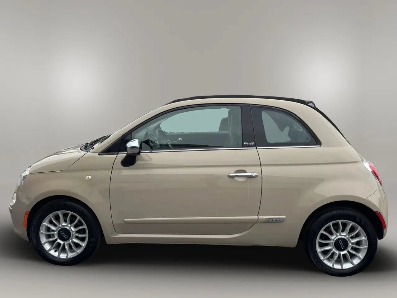Used 2012 FIAT 500 Lounge w/ Luxury Leather Pkg FWD image 6