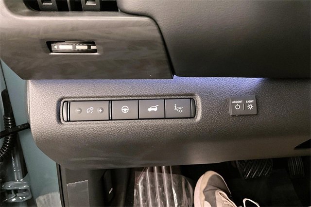 New 2026 Nissan Pathfinder Platinum image 30