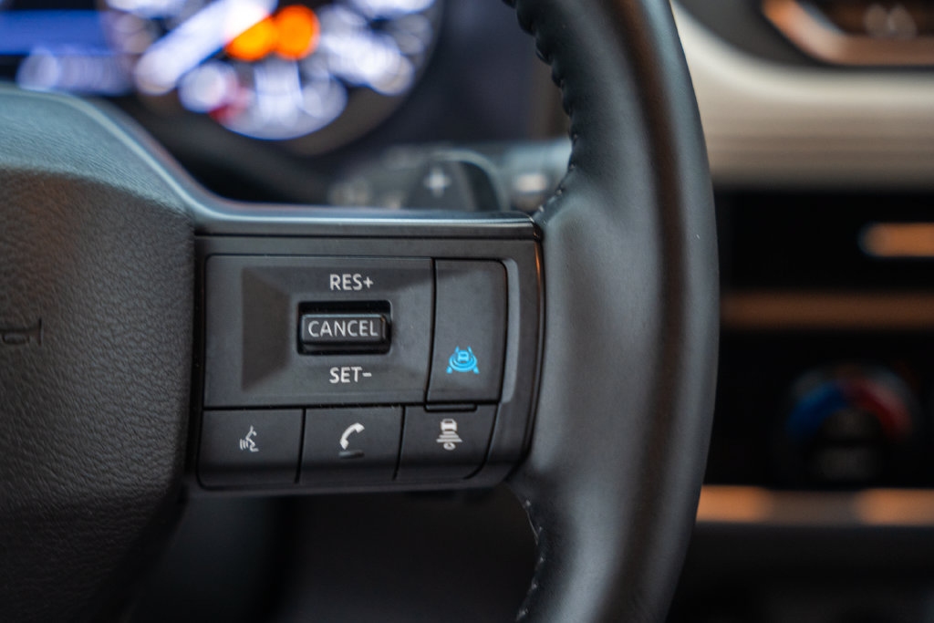 Used 2025 Nissan Rogue SV AWD/4WD image 30