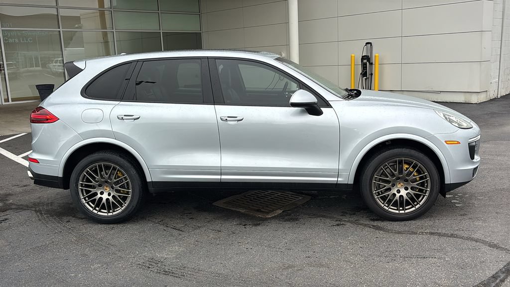 Used 2017 Porsche Cayenne Platinum Edition AWD/4WD image 29