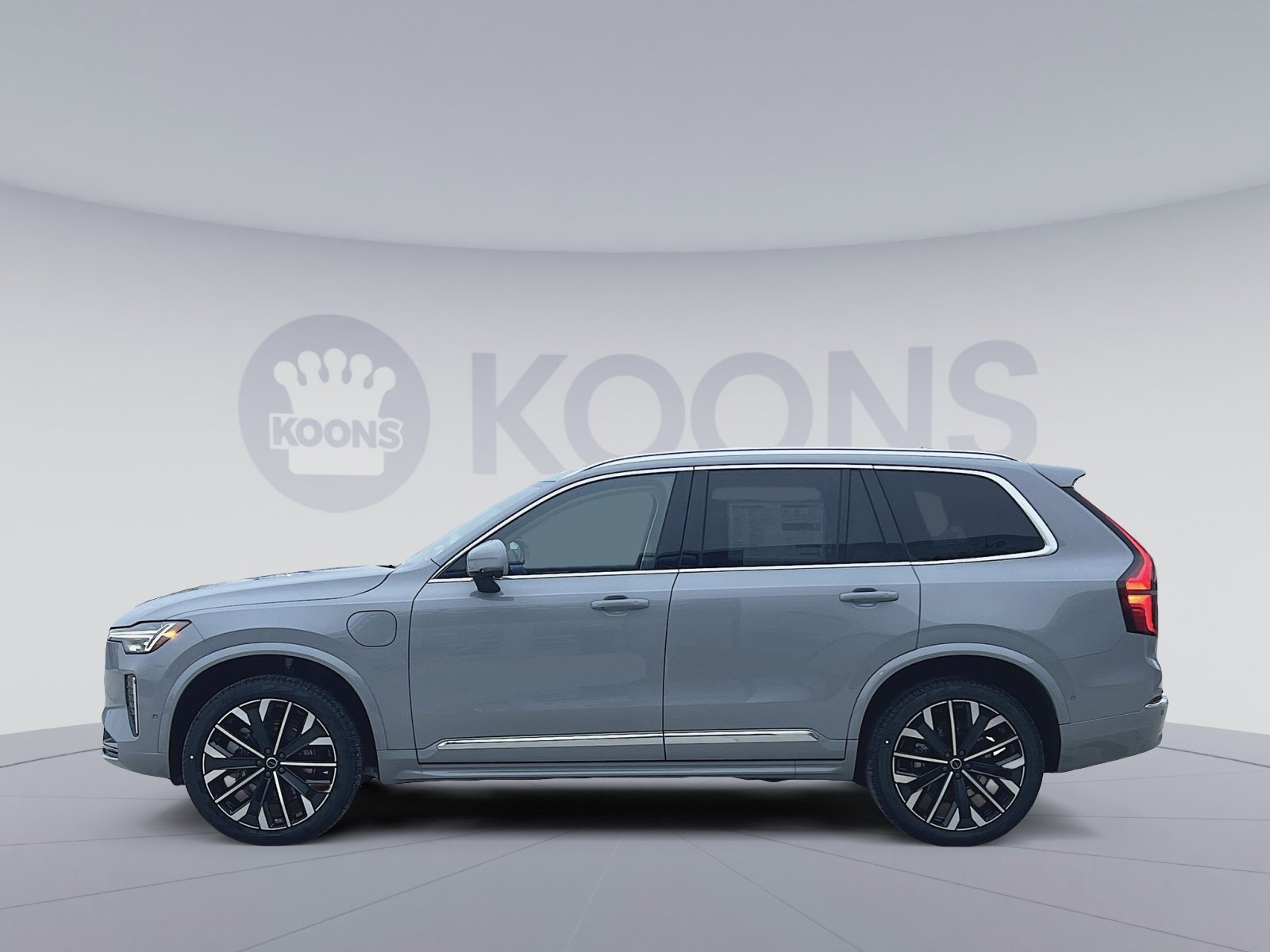 New 2026 Volvo XC90 T8 Ultra w/ Protection Package Premier image 2