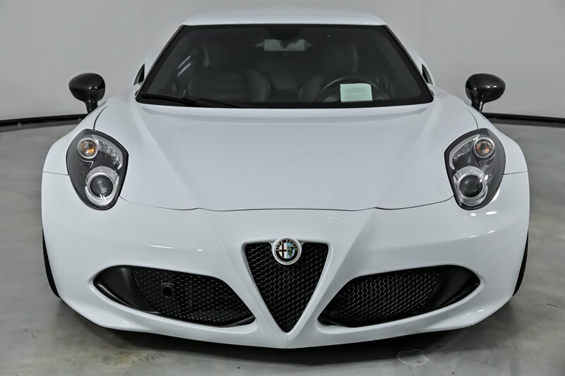 Used 2015 Alfa Romeo 4C Coupe w/ Leather Interior Group RWD image 4