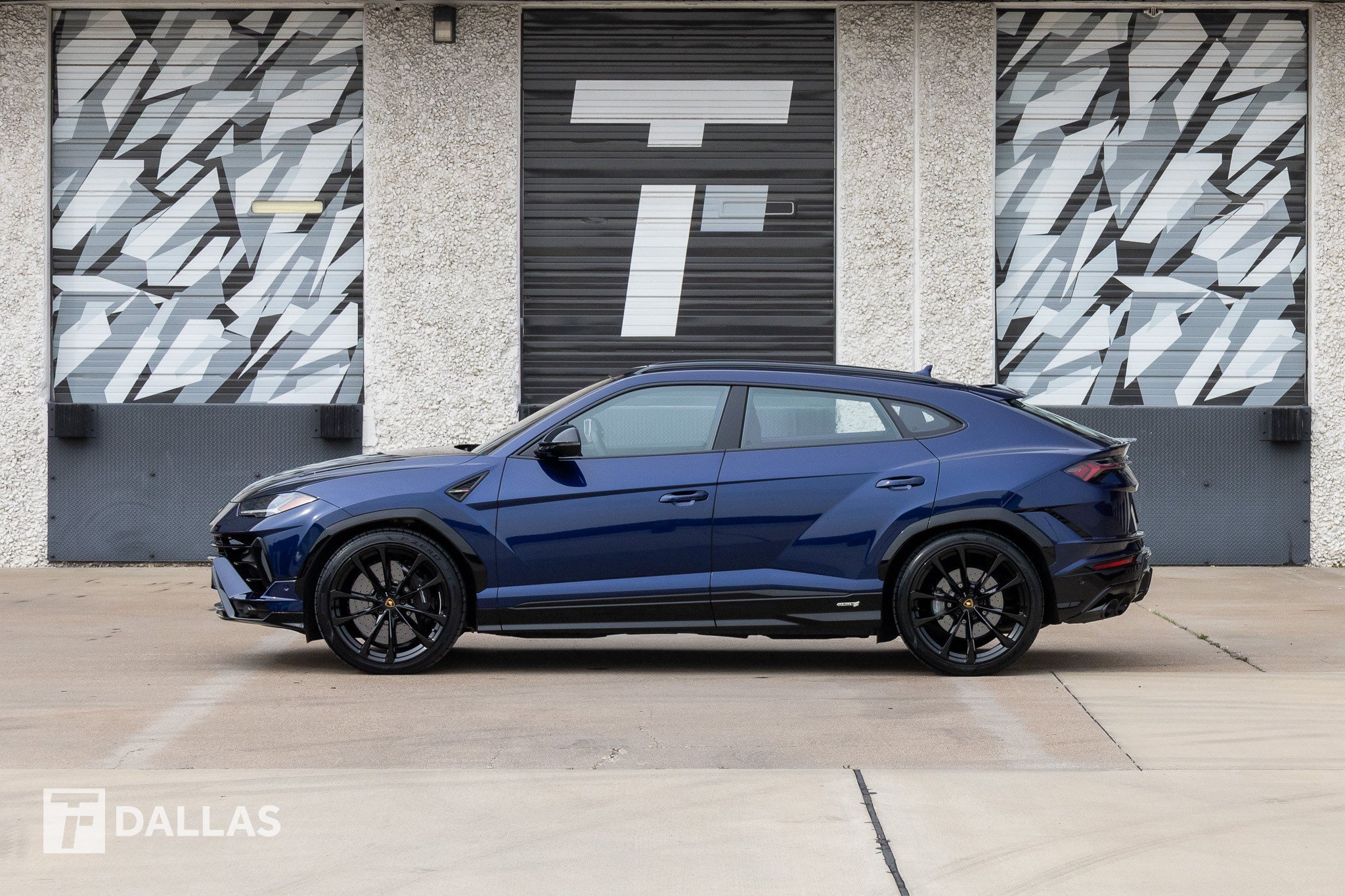 Used 2024 Lamborghini Urus S AWD/4WD image 1