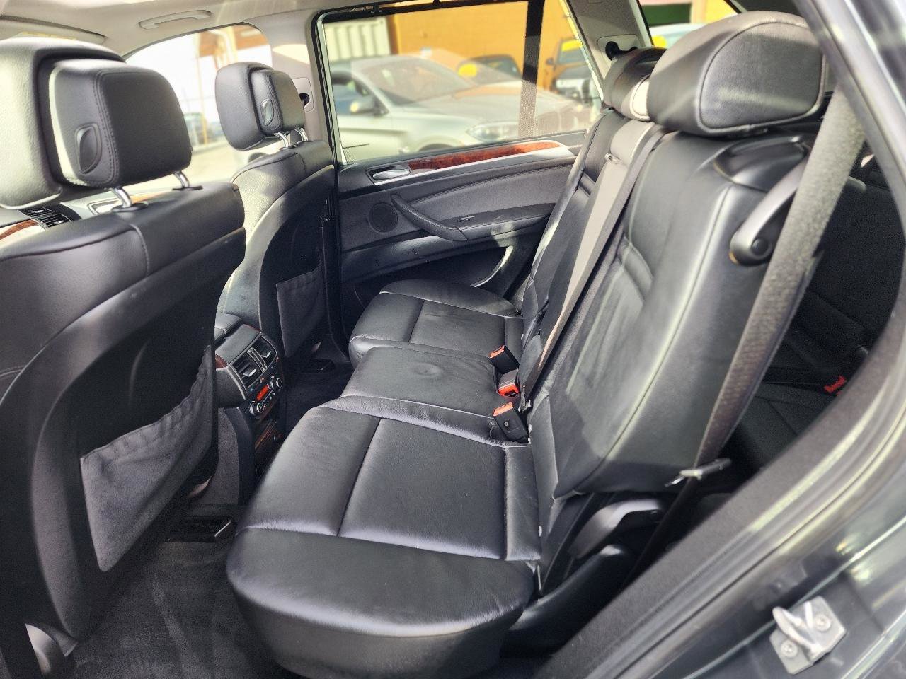 Used 2012 BMW X5 xDrive35d image 25