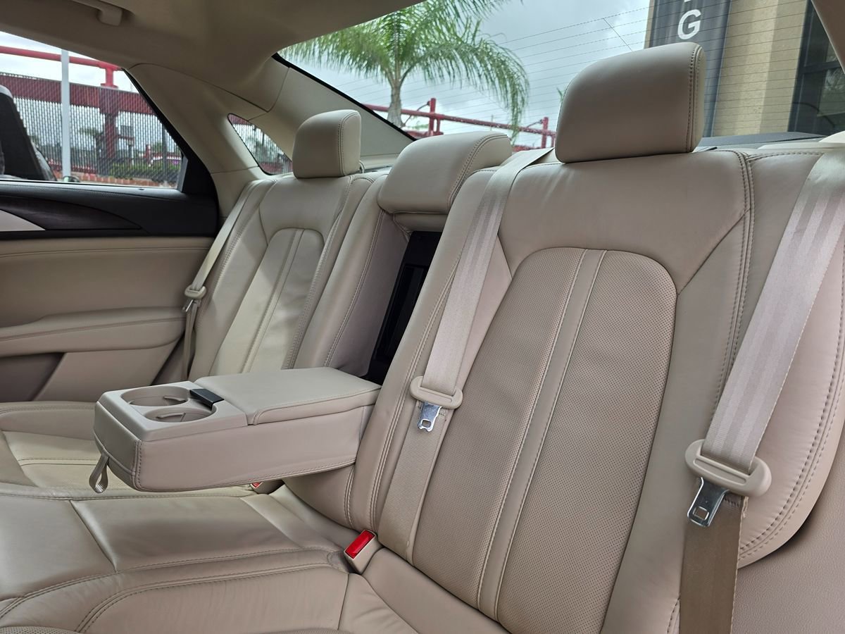 Used 2017 Lincoln MKZ Reserve image 23