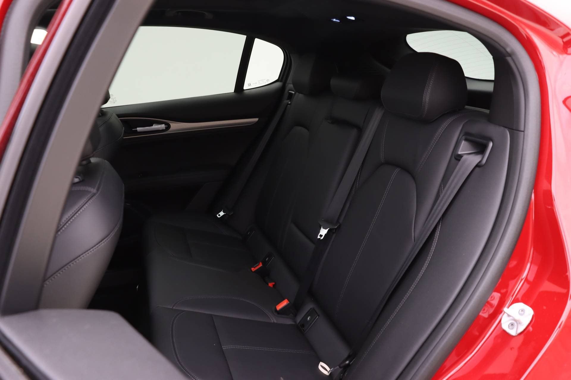New 2024 Alfa Romeo Stelvio Ti AWD/4WD image 11