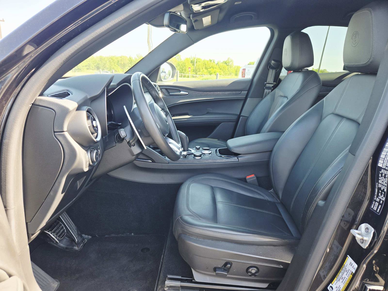 Used 2024 Alfa Romeo Stelvio Sprint image 12