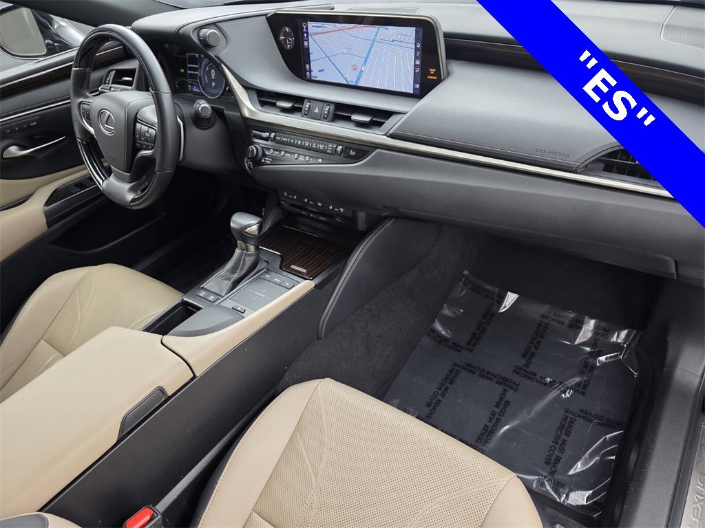 Used 2019 Lexus ES 300h image 32