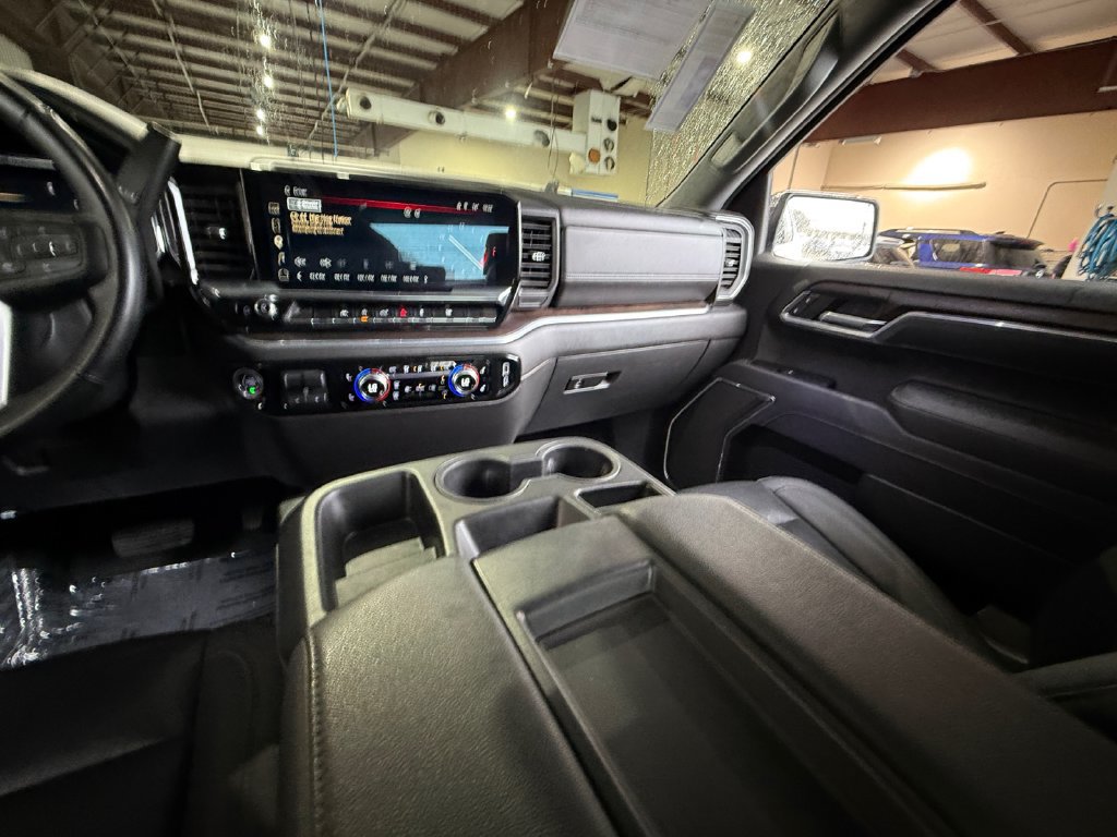Used 2025 GMC Sierra 1500 SLT AWD/4WD image 15