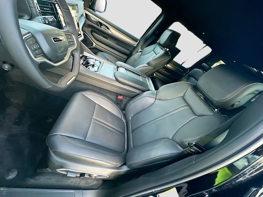 New 2025 Jeep Wagoneer Series II w/ Convenience Group I image 24