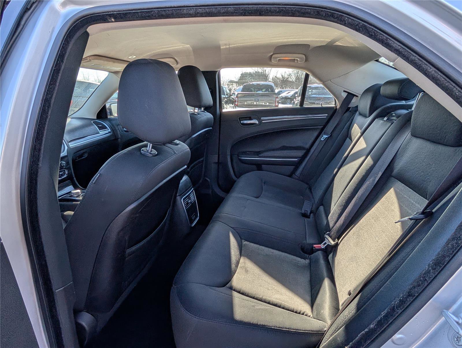 Used 2019 Chrysler 300 Touring image 13