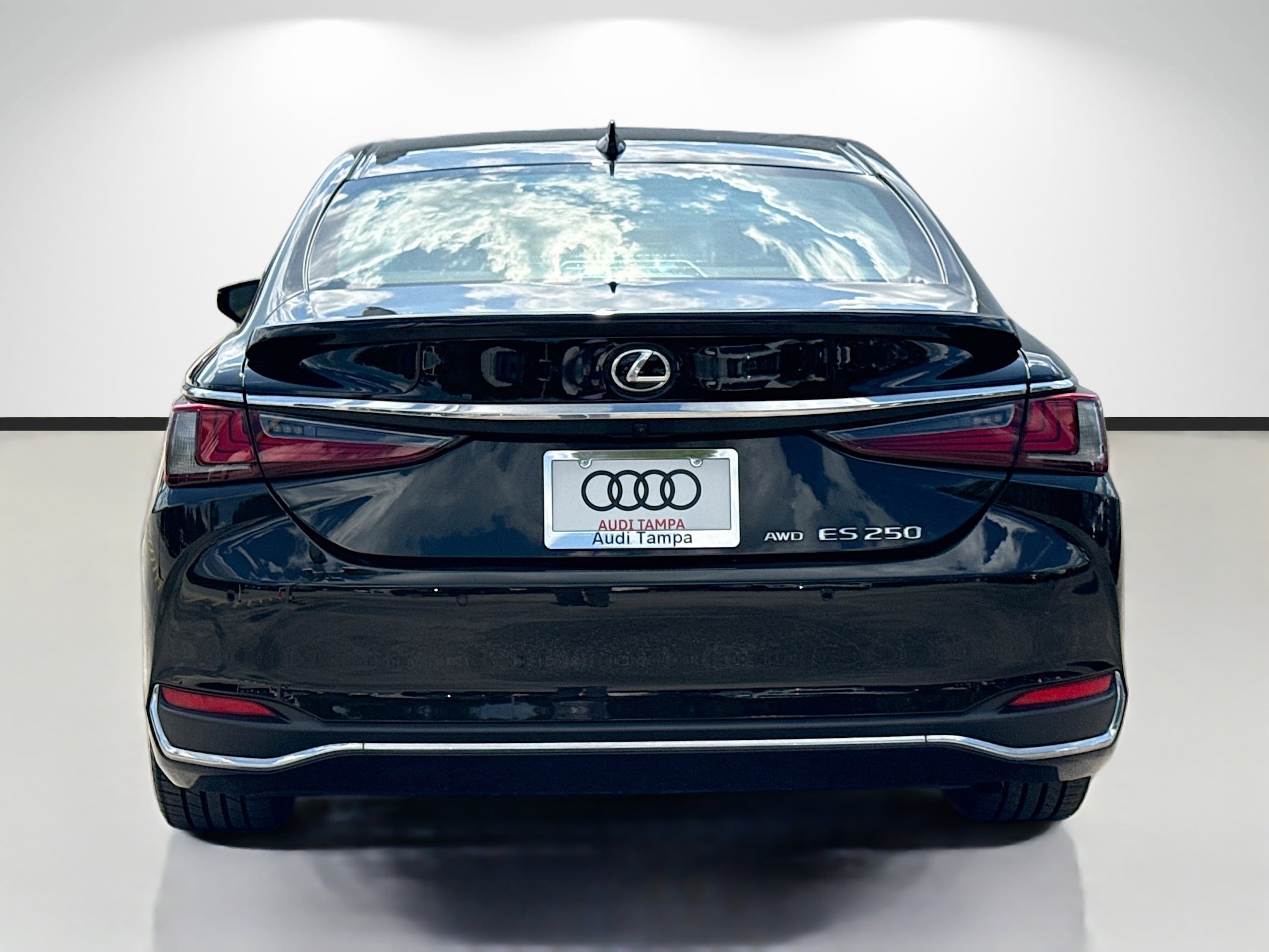Used 2021 Lexus ES 250 w/ Premium Package AWD/4WD image 4