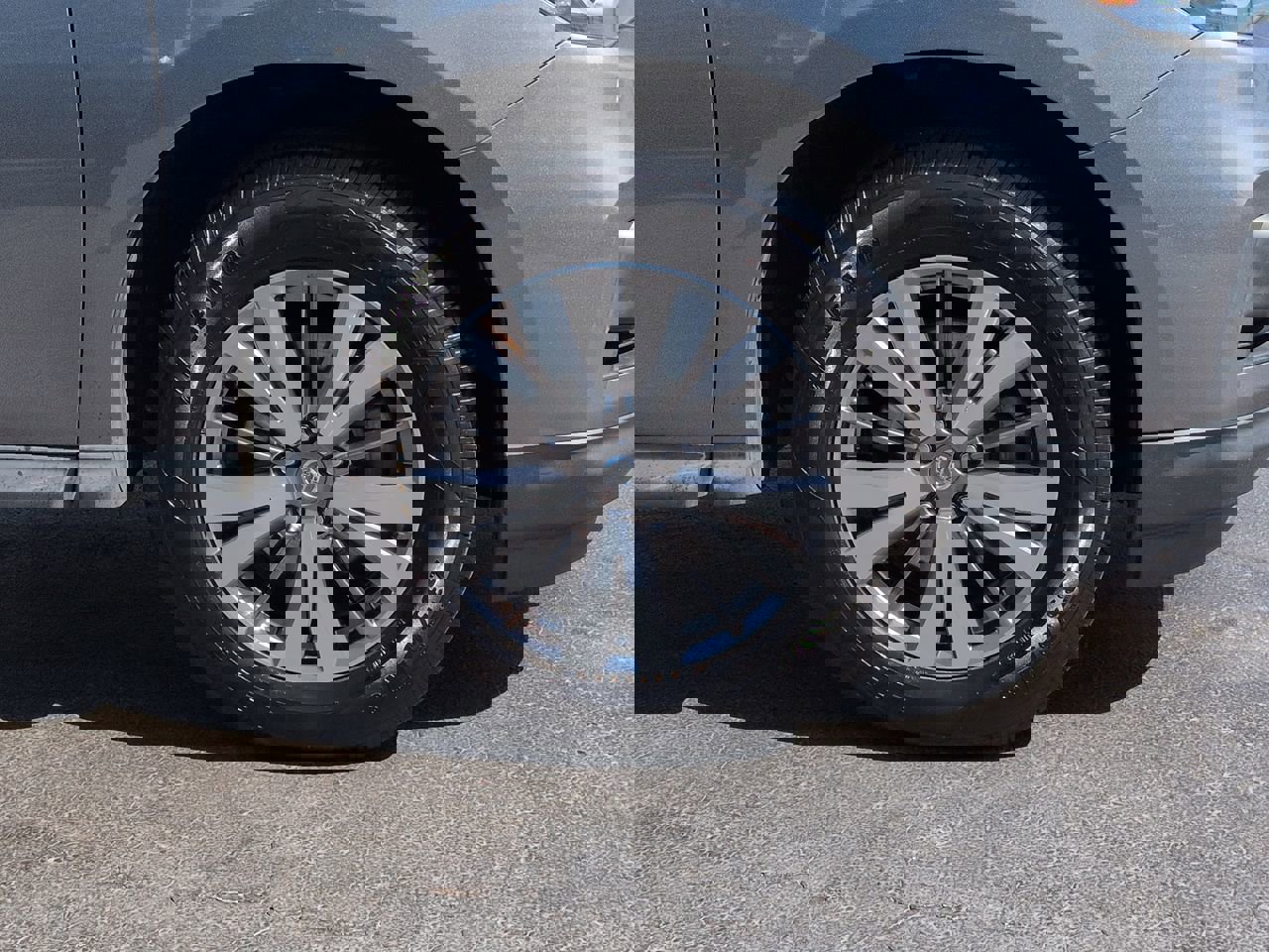 Used 2020 Nissan Pathfinder SL image 11