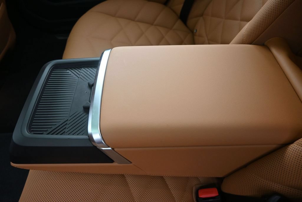 Used 2026 BMW 740i RWD image 17