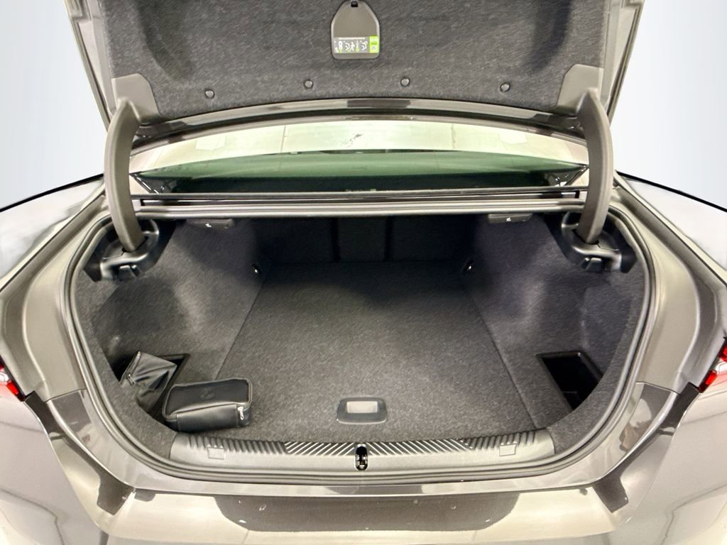 New 2026 BMW i5 eDrive40 image 27