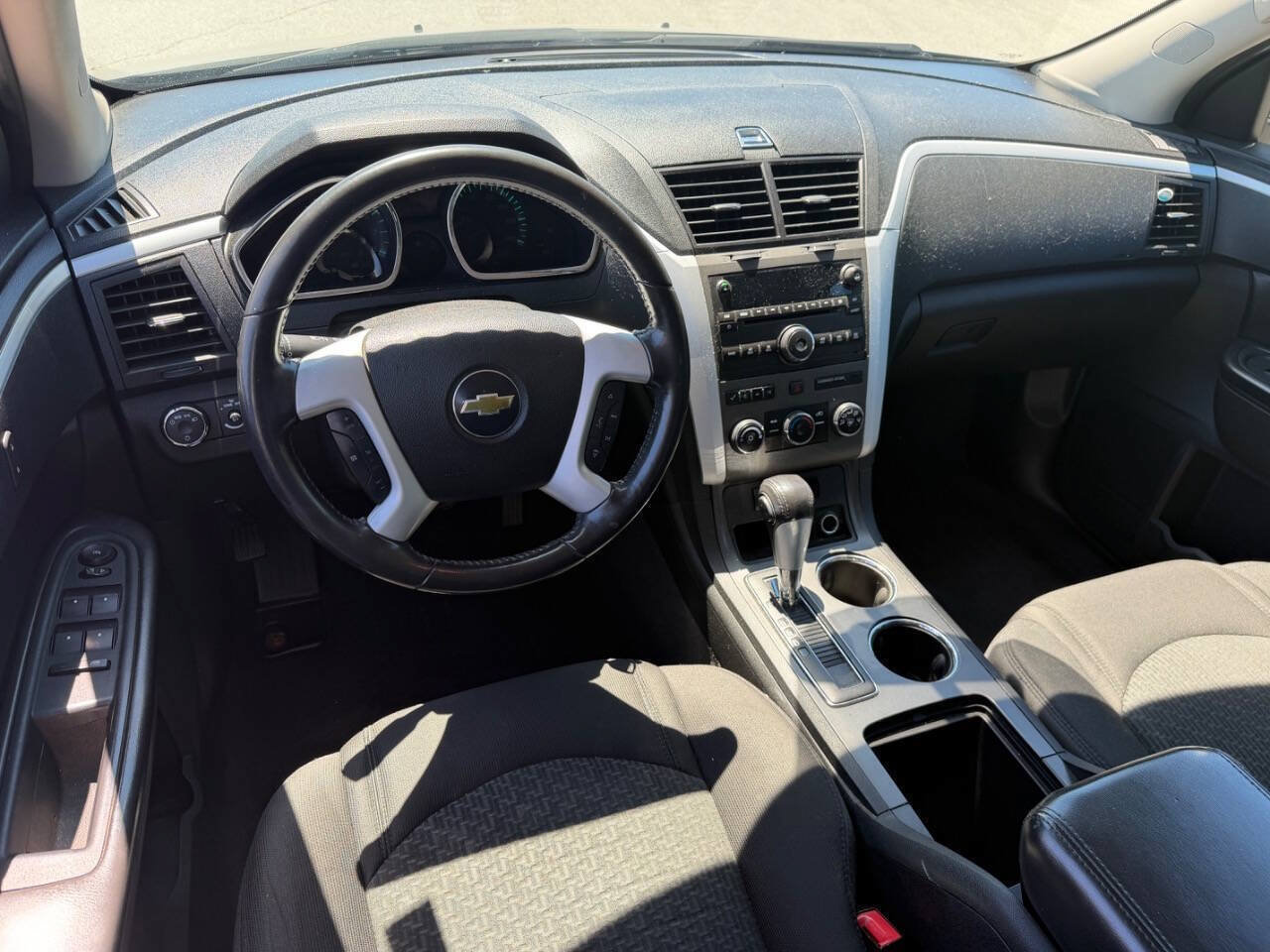 Used 2011 Chevrolet Traverse LT FWD image 11