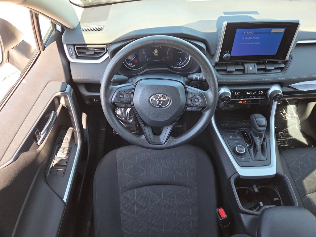 Used 2024 Toyota RAV4 XLE AWD/4WD image 5