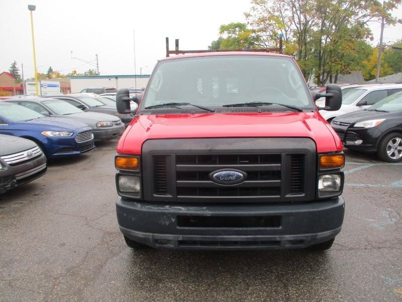 Used 2010 Ford E-150 and Econoline 150 RWD image 3