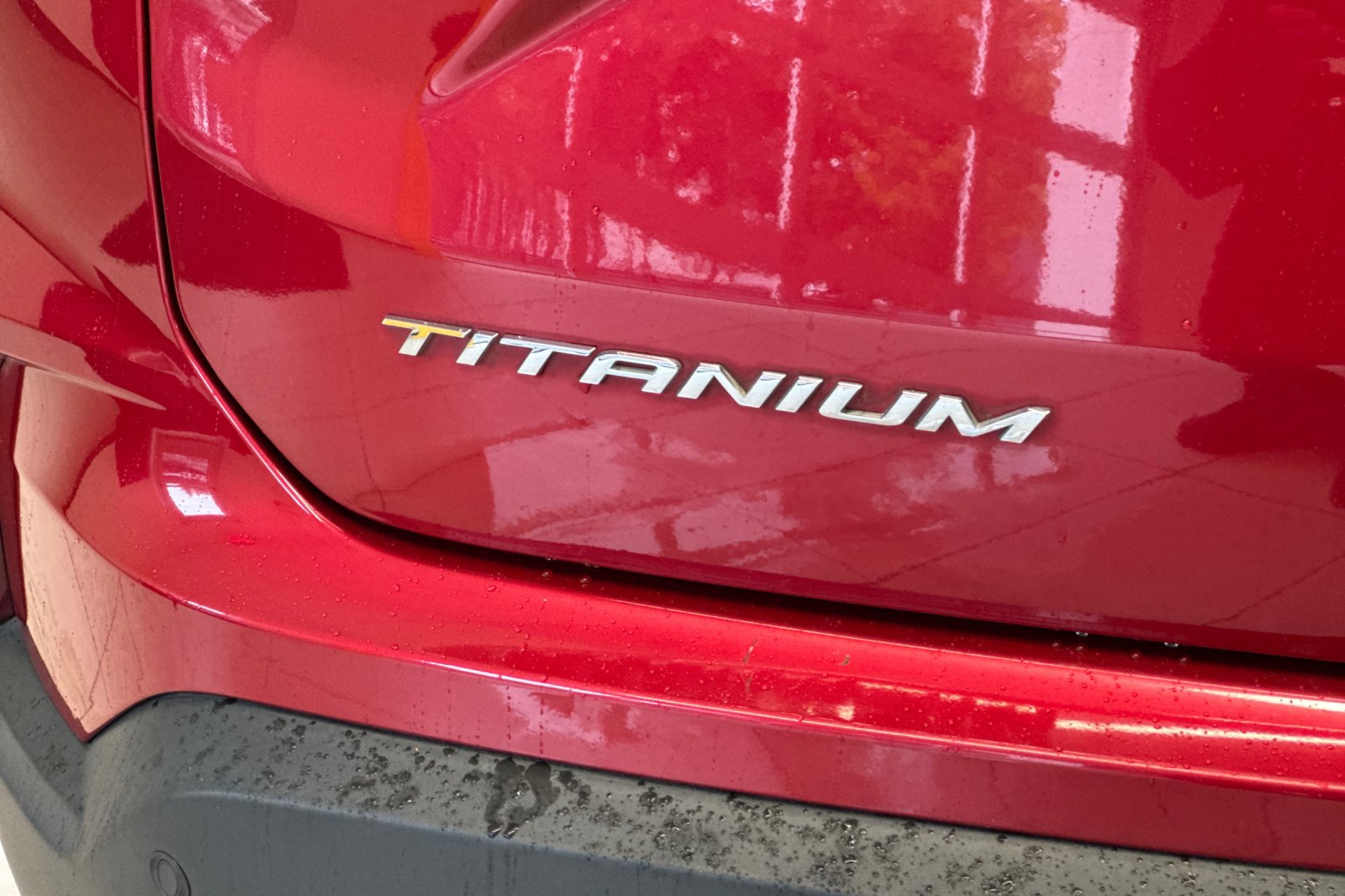 Certified 2022 Ford Edge Titanium w/ Class II Trailer Tow Package image 27