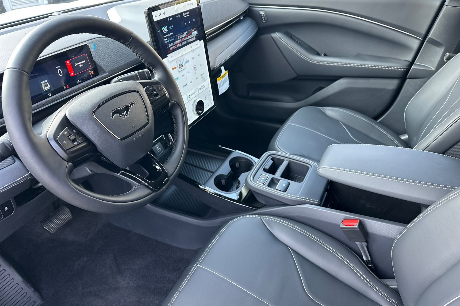 New 2026 Ford Mustang Mach-E Select w/ Comfort Package Lite RWD image 9