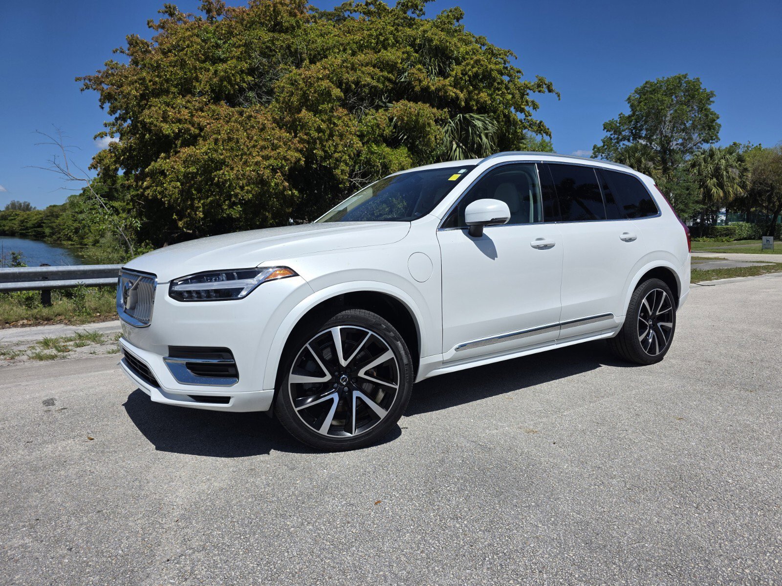 Used 2022 Volvo XC90 T8 Inscription Expression w/ Advanced Package AWD/4WD video 1