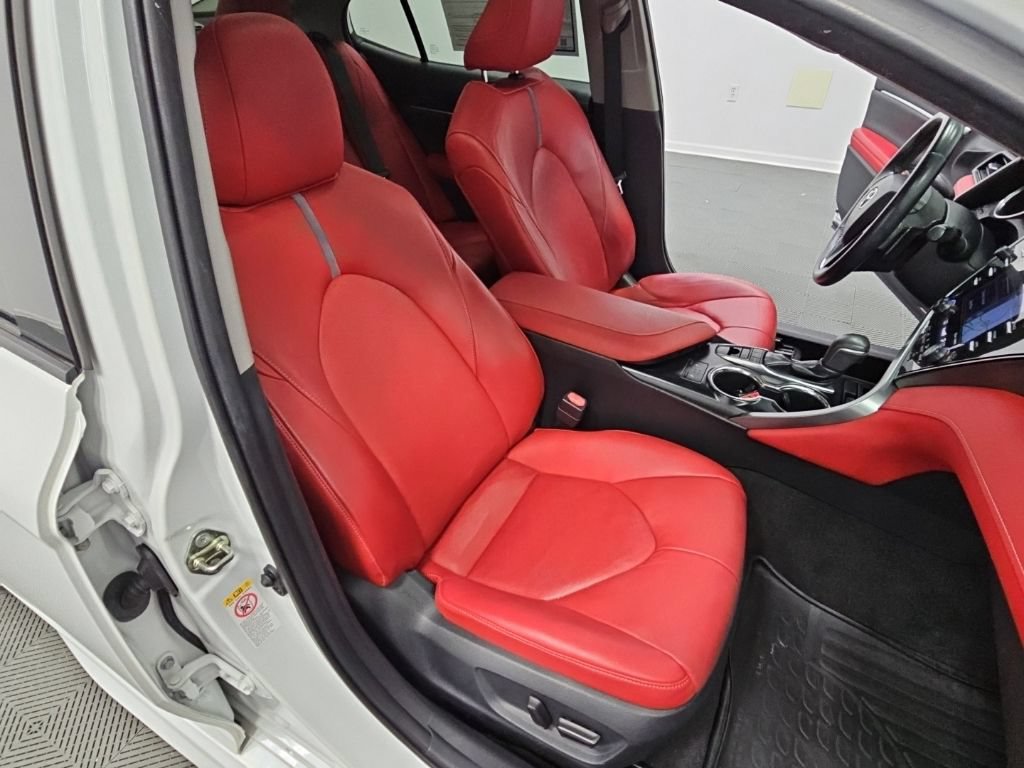 Used 2019 Toyota Camry XSE w/ Navigation Package FWD image 41