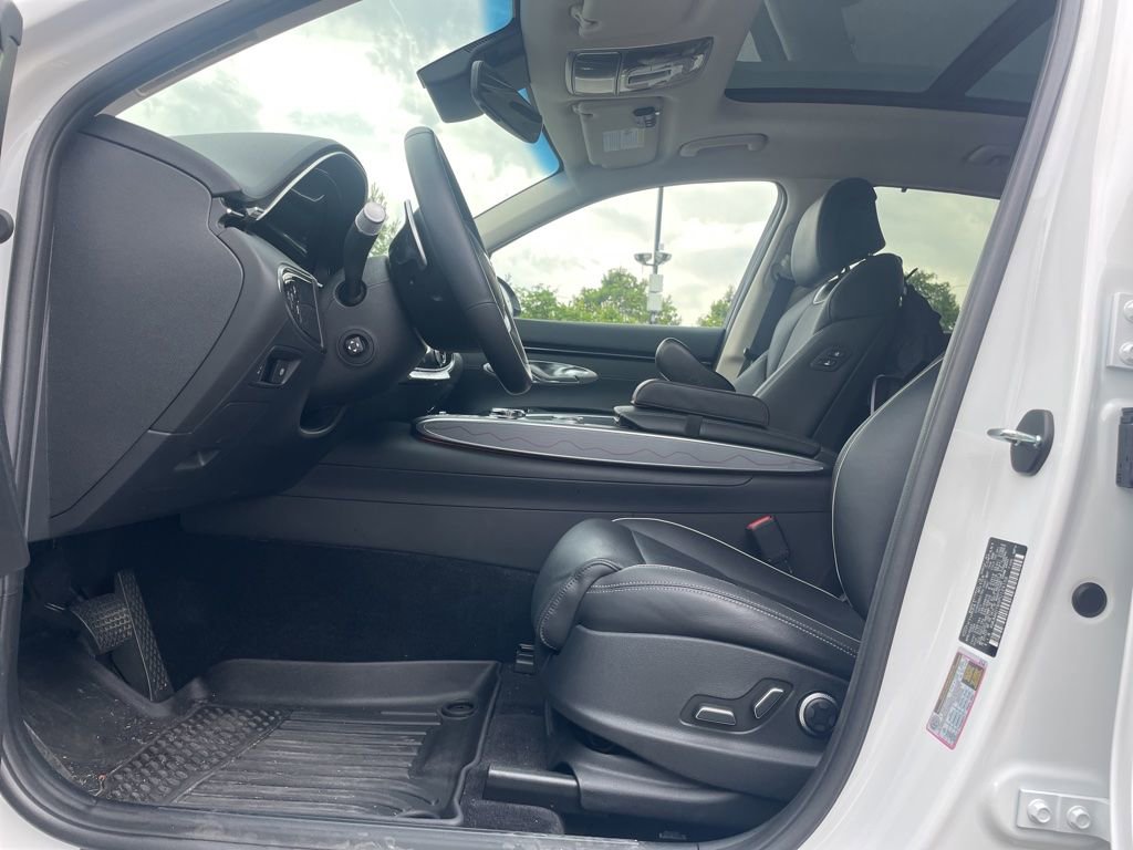 Used 2023 Genesis GV70 2.5T w/ Advanced Package AWD/4WD image 7