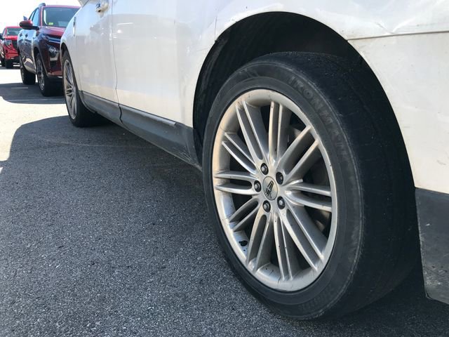 Used 2019 Lincoln MKT AWD image 14