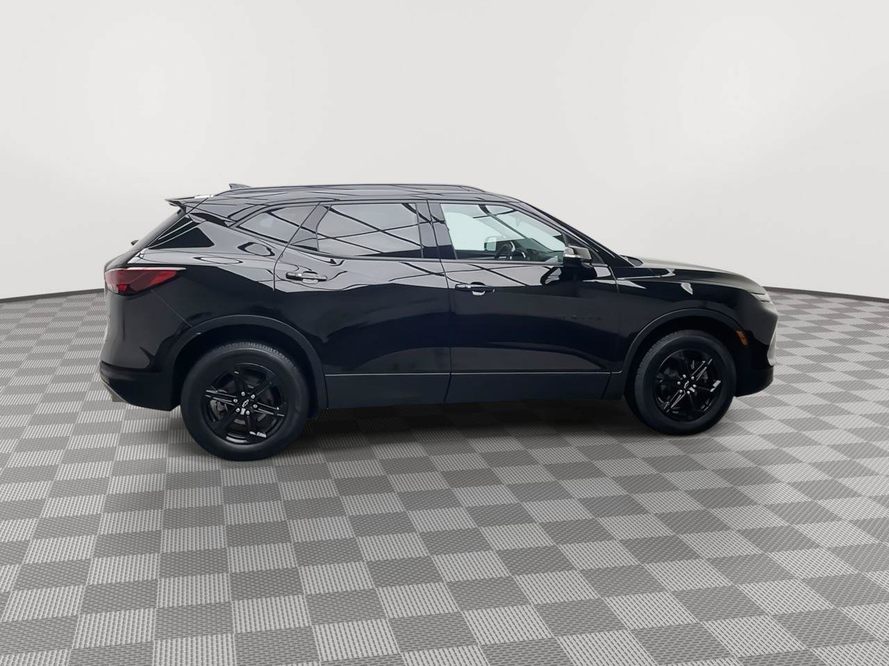 Certified 2024 Chevrolet Blazer LT w/ Midnight/Sport Edition AWD/4WD image 39