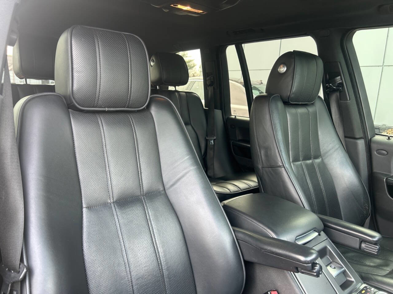 Used 2011 Land Rover Range Rover HSE LUX AWD/4WD image 28