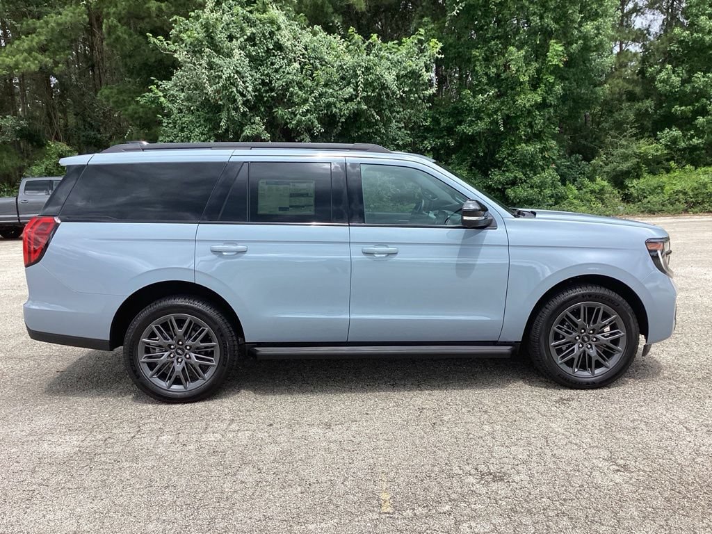 New 2026 Ford Expedition Platinum w/ Stealth Appearance Package AWD/4WD image 5