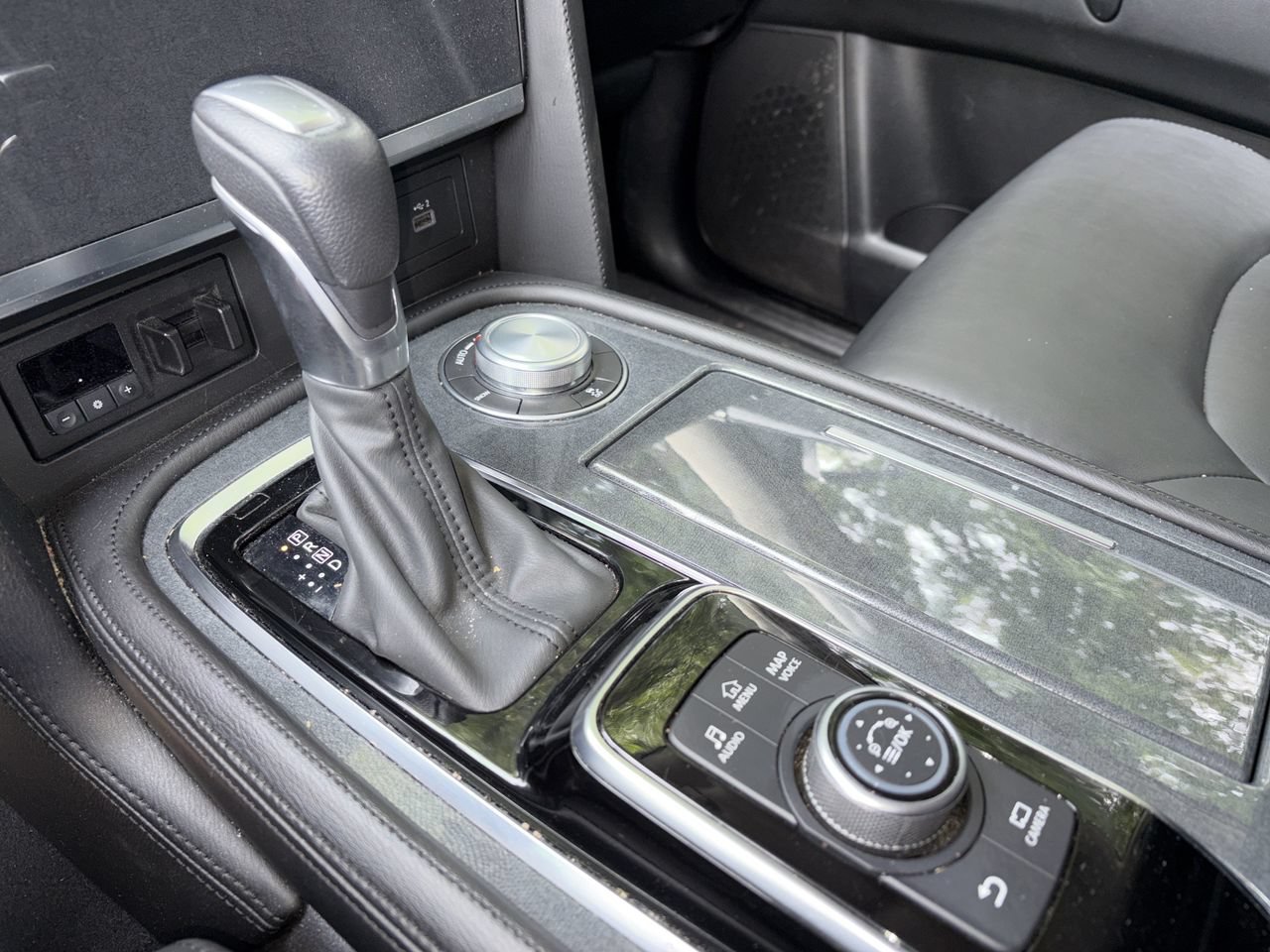Used 2024 Nissan Armada SV AWD/4WD image 19