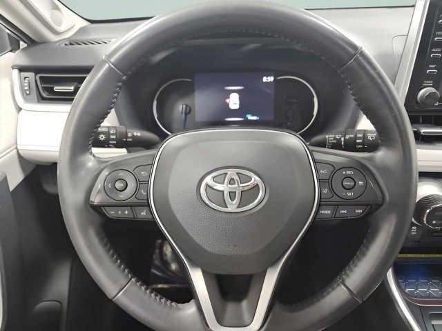 Used 2020 Toyota RAV4 Limited image 30