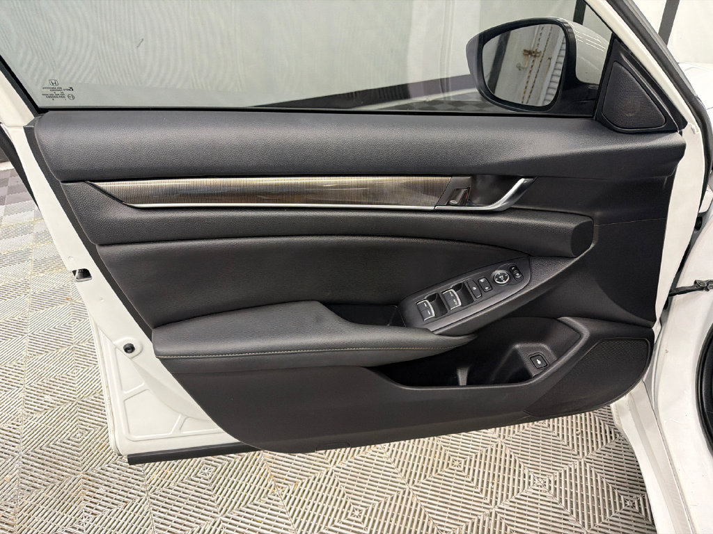 Used 2019 Honda Accord Sport image 11