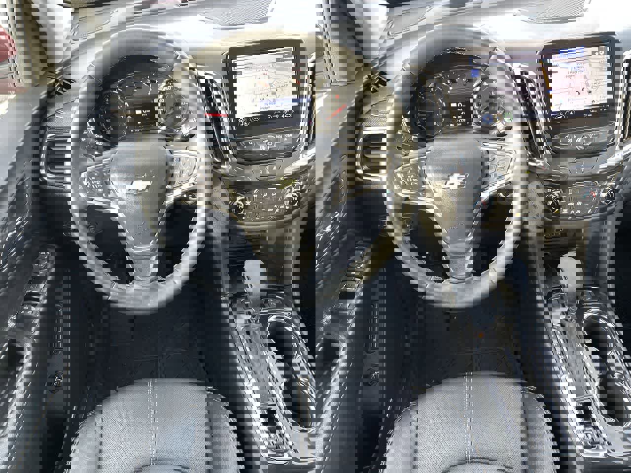 Used 2023 Chevrolet Equinox Premier image 11