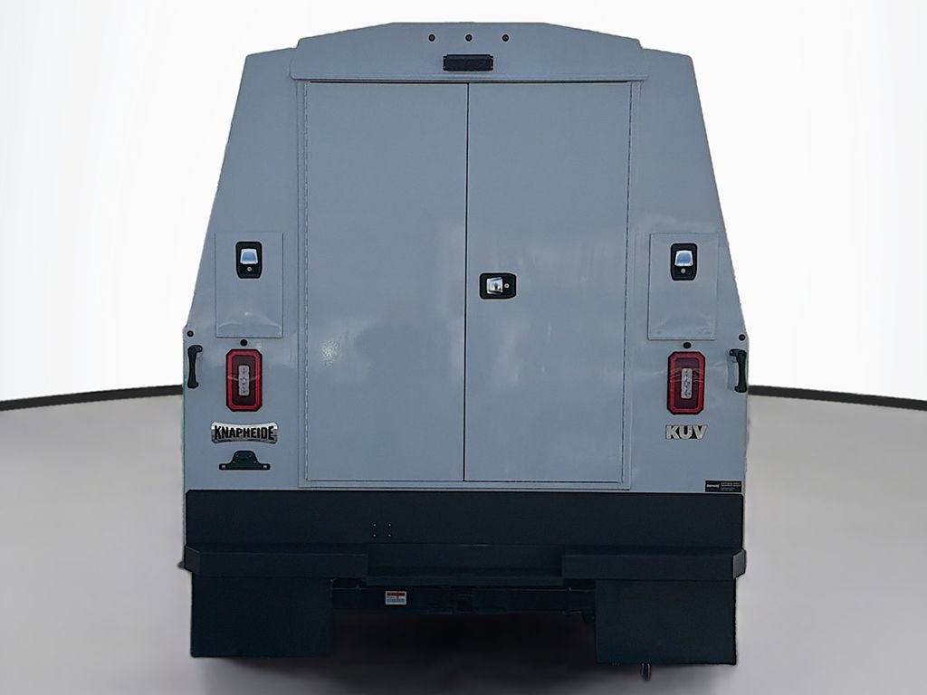 New 2026 Ford F550 4x4 Crew Cab image 8