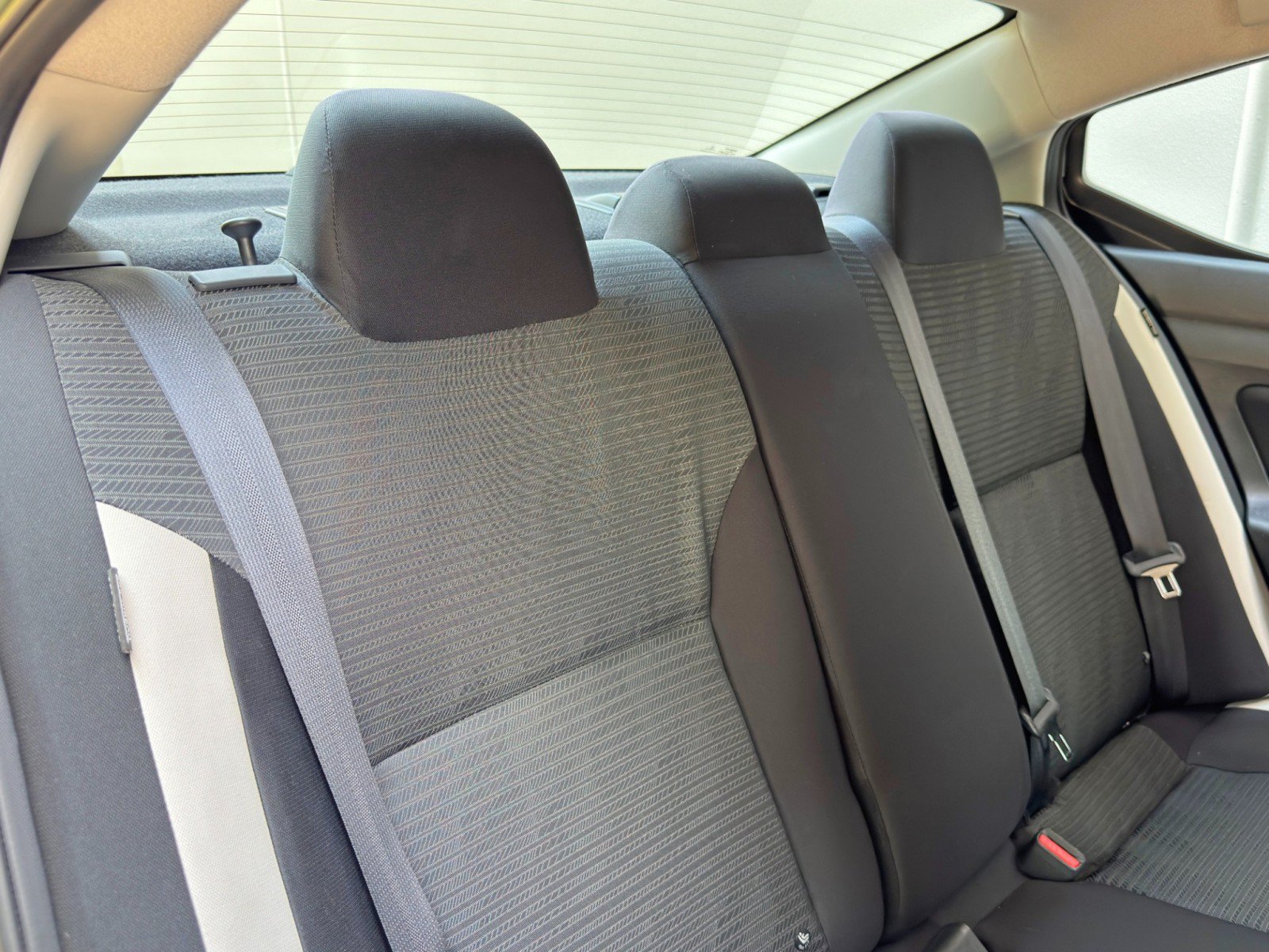 Used 2021 Nissan Versa SV FWD image 31