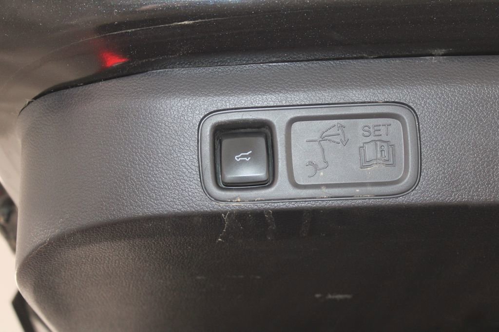 Used 2024 Ford Expedition Limited image 19