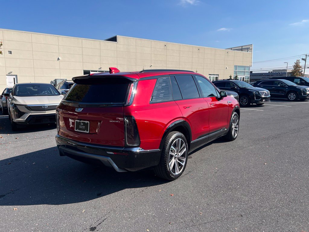 Used 2026 Cadillac Vistiq Sport w/ LPO, Floor Liner Package AWD/4WD image 4