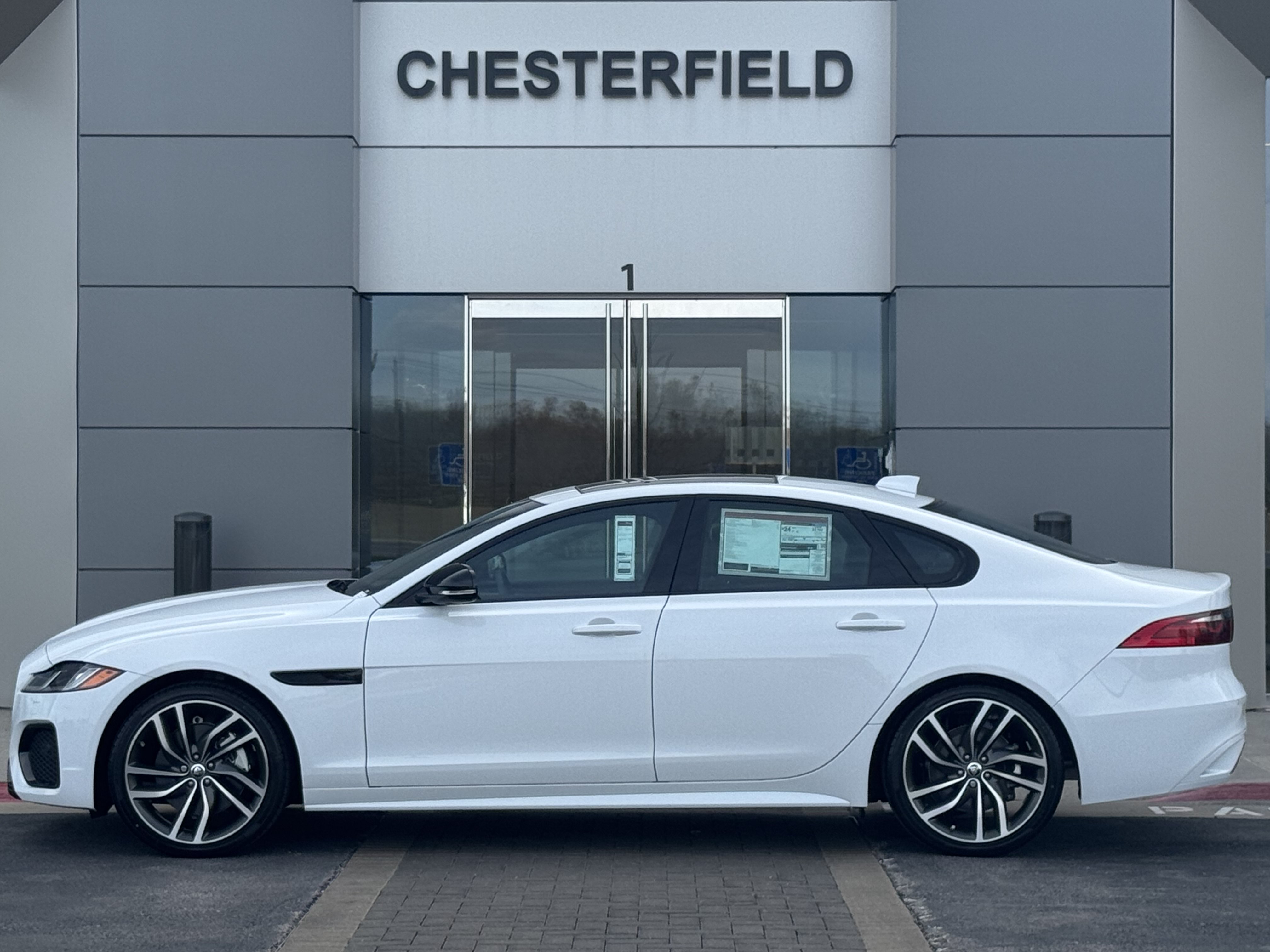 Used 2024 Jaguar XF R-Dynamic SE AWD/4WD image 6